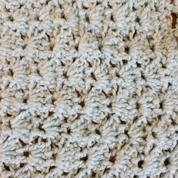 Hand-made knit green baby blanket - Picture 2 of 3